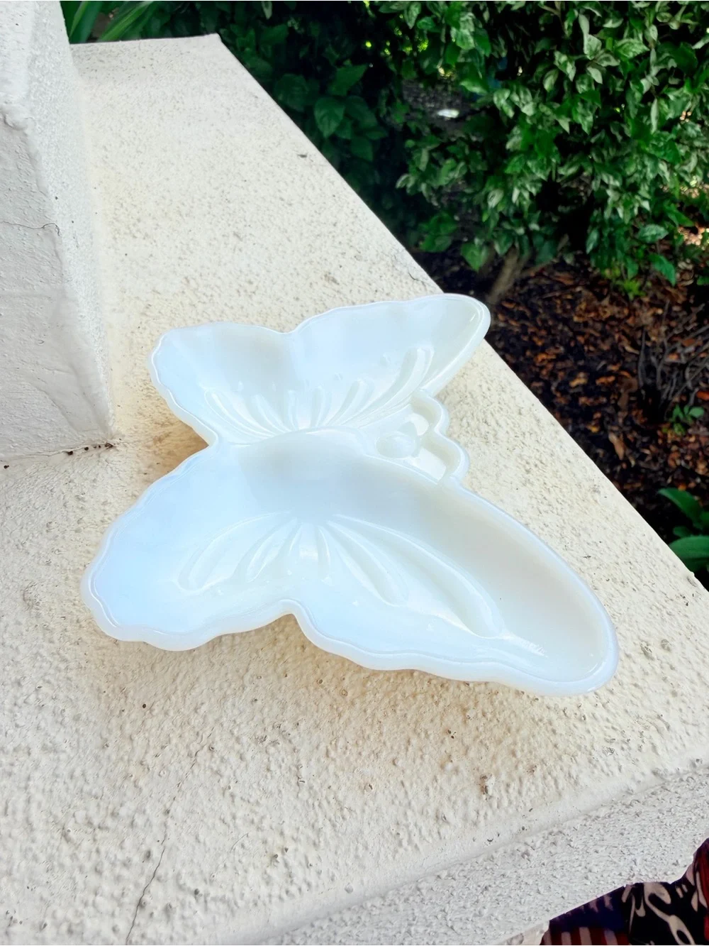 Vintage Avon White Milk Glass Butterfly Trinket Dish Candy Soap Jewelry Tray